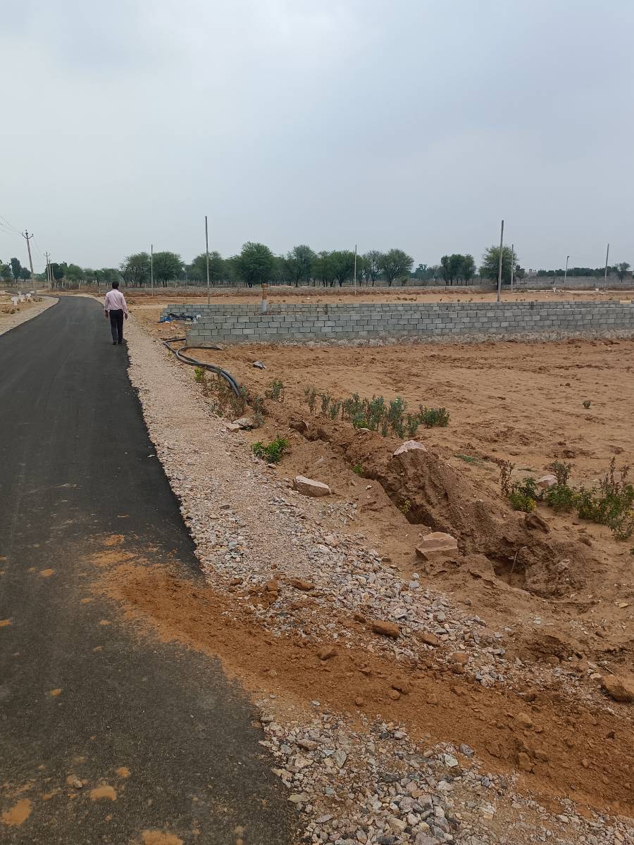 Urgent sale Jaipur prime location 100 square yard plot only 13 lakhs