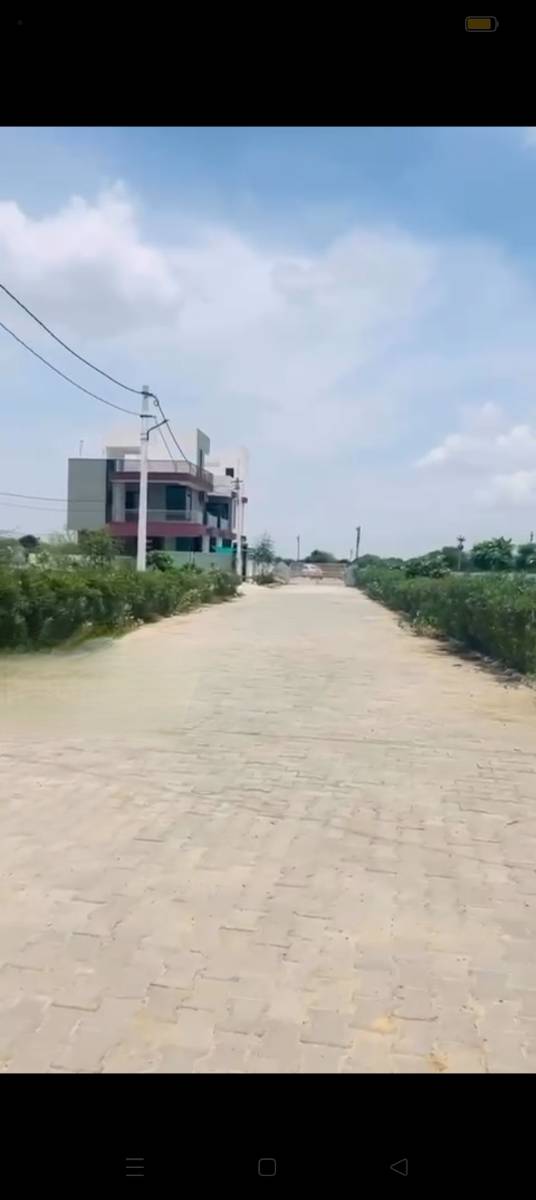 Balawala lakhna 200 feet road per plot available only only 25000 rs sq